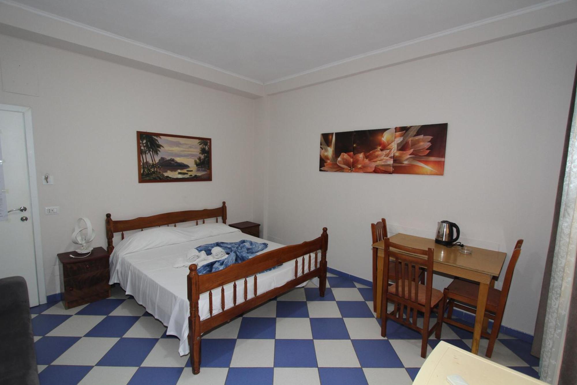Kompleksi Eli Guest House Durrës 外观 照片